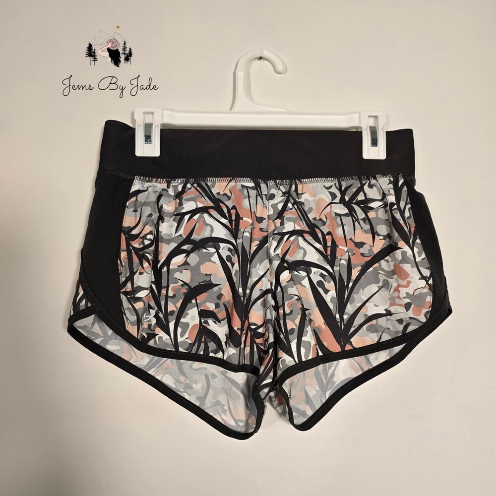 Under Armour Speedpocket Running Shorts Women’s M Floral Black Pink Athletic